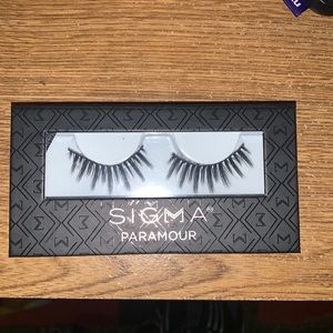 NWT Sigma Beauty Paramour Lashes
